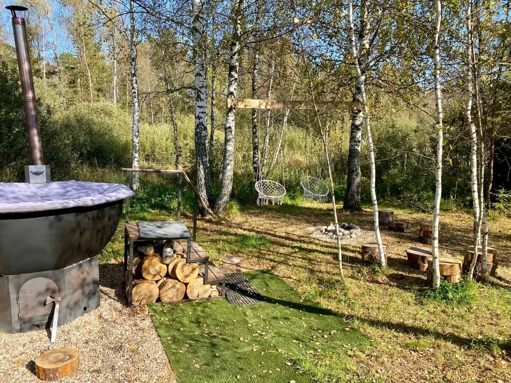 Домик с видом на лес