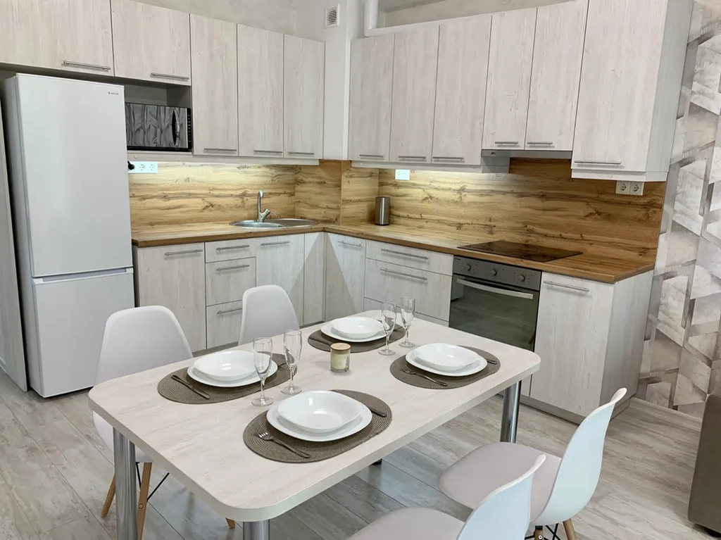 Новенькие светлые апартаменты с террасой и видом на парк