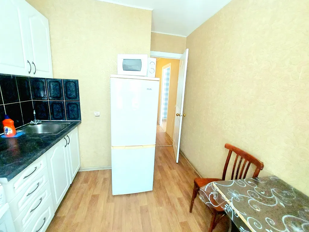 Центр города рядом площадь Ленина