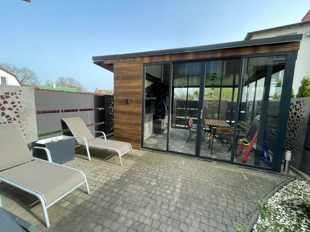 Семейный таунхаус в тихом месте западного побережья