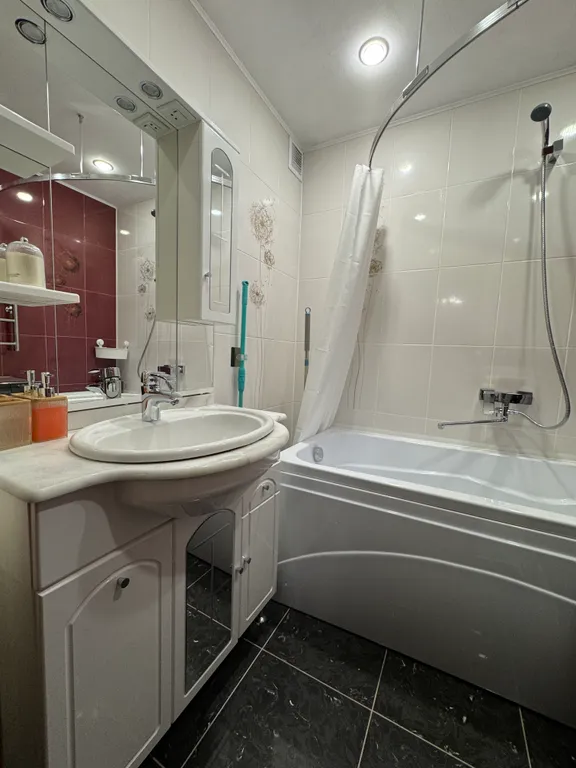 4-комнатная Квартира