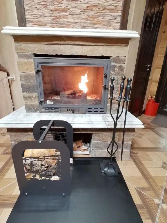 Уютный дом с гаражом у горной речки с видом на горы