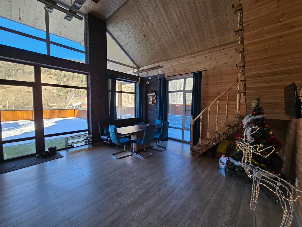 Уютный дом в горах