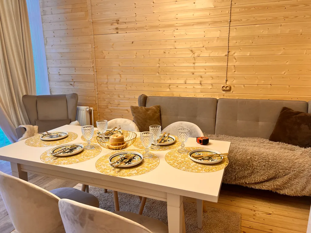 Коттедж в окружении реки,гор и леса