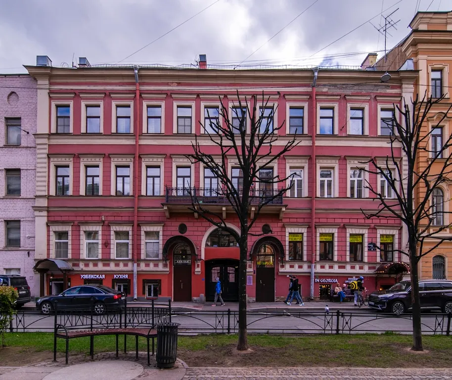 Студия у Таврического сада и метро