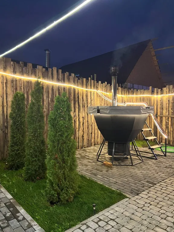 Уютный дизайнерский коттедж с территорией