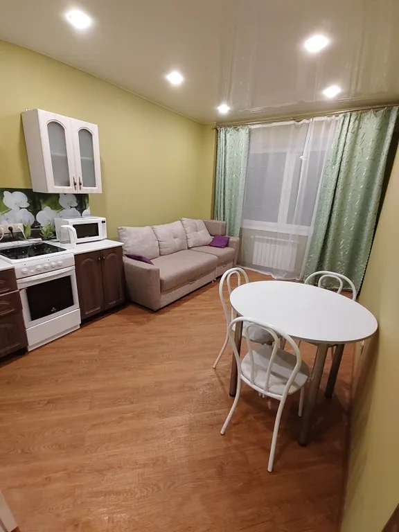 Квартира с панорамным видом на ангару