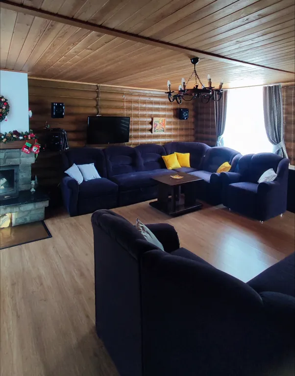 Уютный дом с камином и кедровой баней-бочкой на дровах