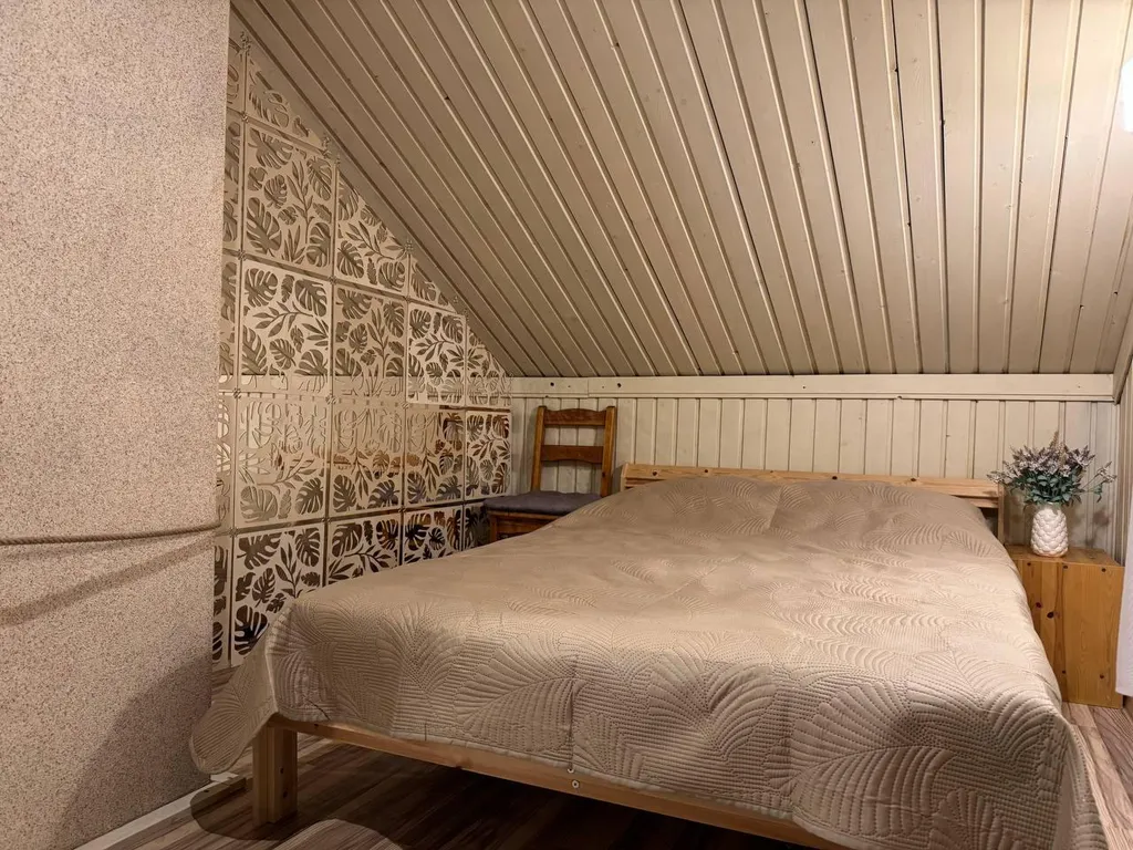 Уединенное место для отдыха у озера