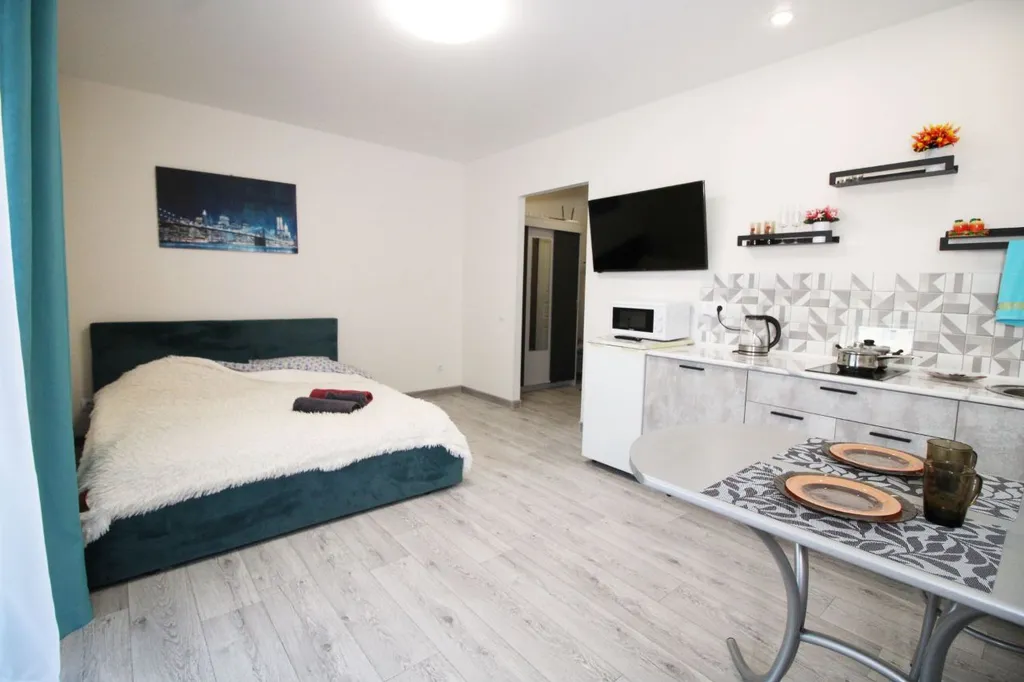 Комфортная студия в доме Привилегия со двором парком