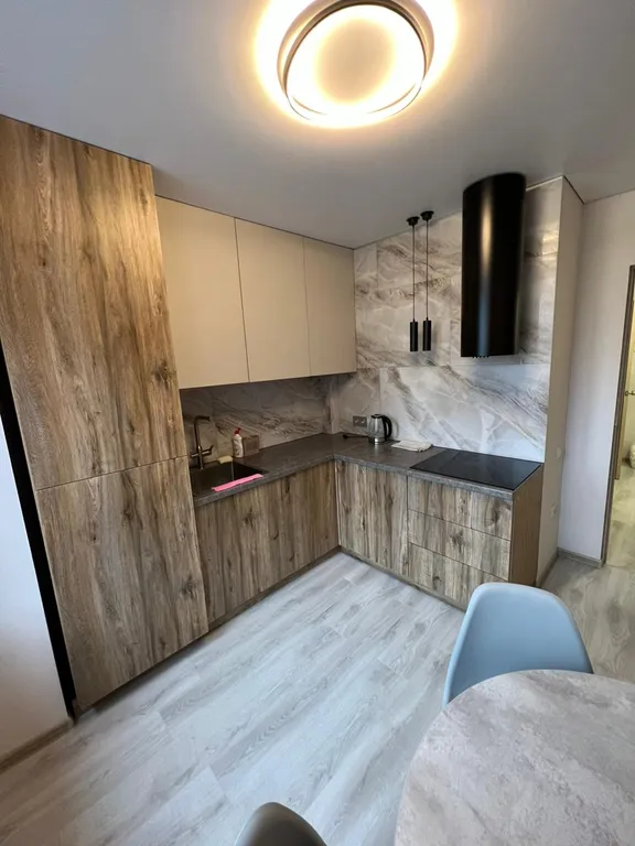 Просторная 3-комнатная квартира в тихом районе Горный