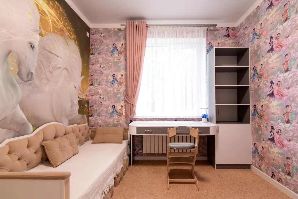 Дом Кантри со своим двором и парковкой