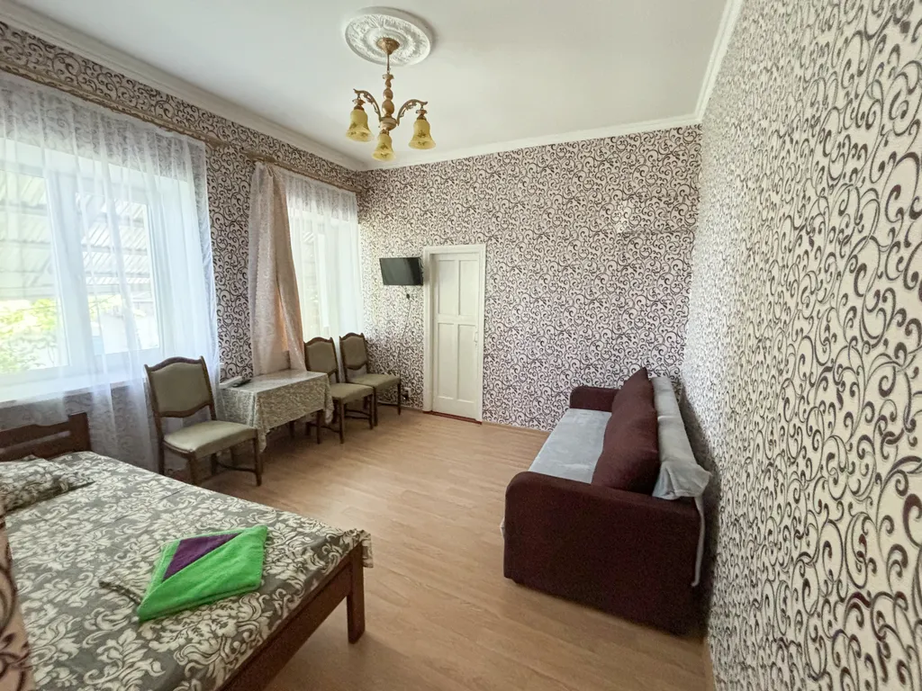 Коттедж Дом с отдельным двором в зелёной зоне — Кацивели