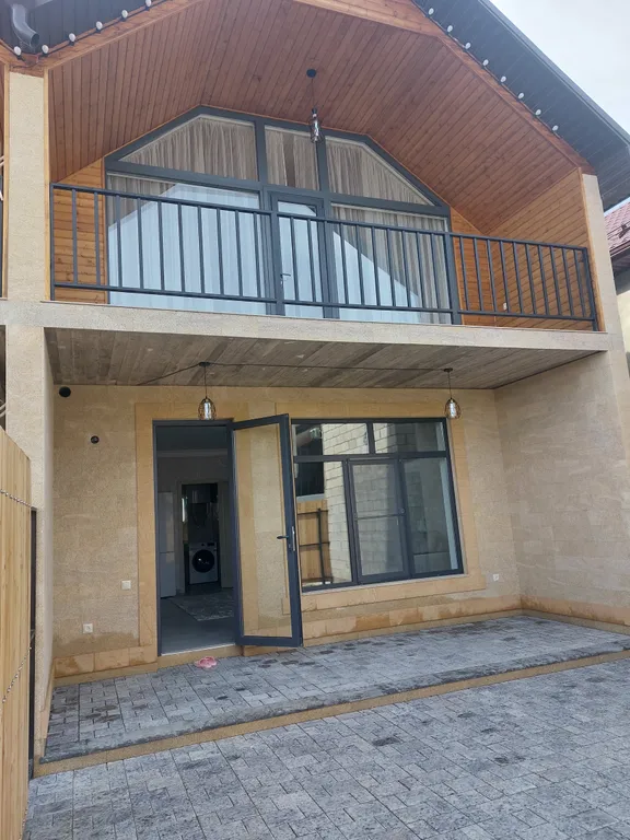 Домики на берегу