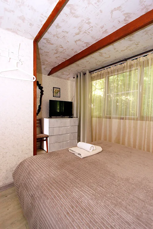 Двухкомнатный дом с уютным двориком