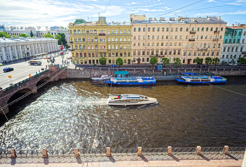Квартира Квартира с видом на Аничков мост и Фонтанку, до 5 гостей — Санкт-Петербург