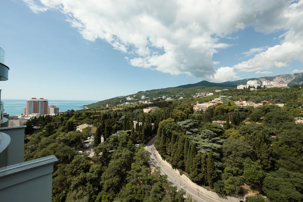 Эксклюзивная квартира с лучшим видом в приморском парке Ялты