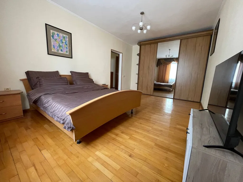 Комфортный двухэтажный дом, 9 спальных мест