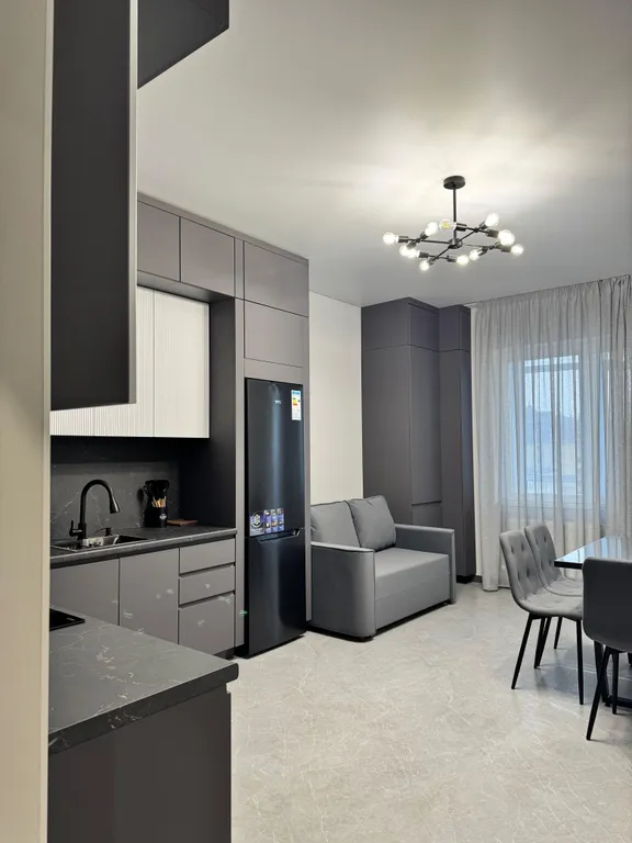 Двухкомнатная просторная квартира с панорамным видом на парк в центре