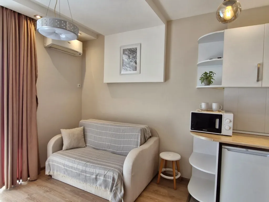 Уютная и светлая квартира с видом на море Volna