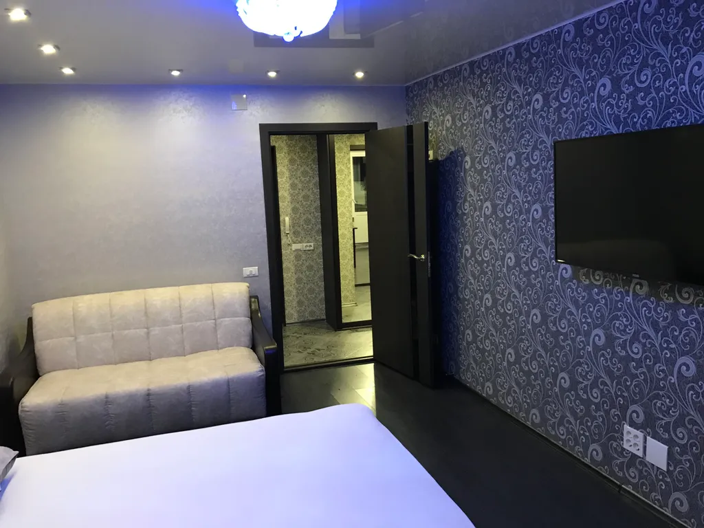 Квартира в центре города, напротив ЖД вокзала, рядом Цирк