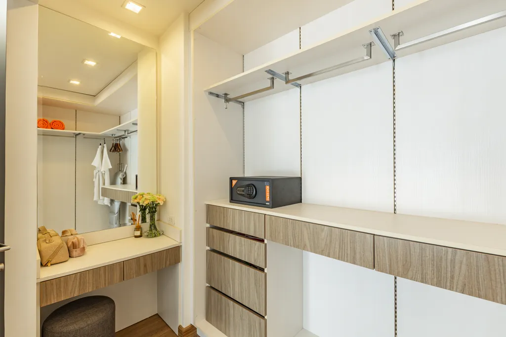 Awesome 3bd Townhouse with a patio