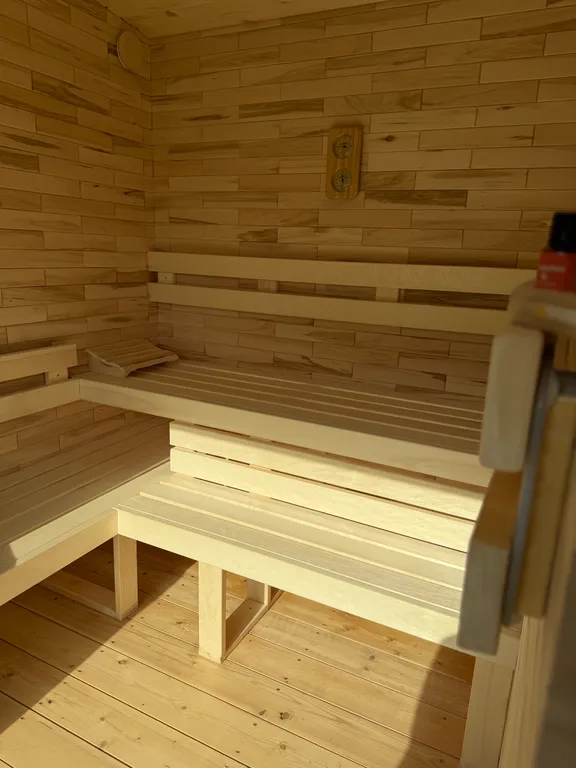 Коттедж с чаном и сауной в черте города