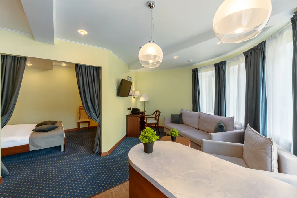 Семейный номер с кухонной зоной, отдельной гардеробной в 30 метрах от метро