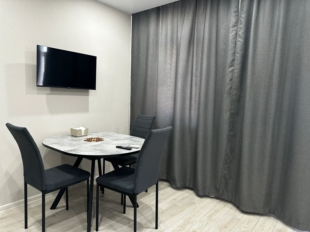 Свободные апартаменты у моря с бассейном