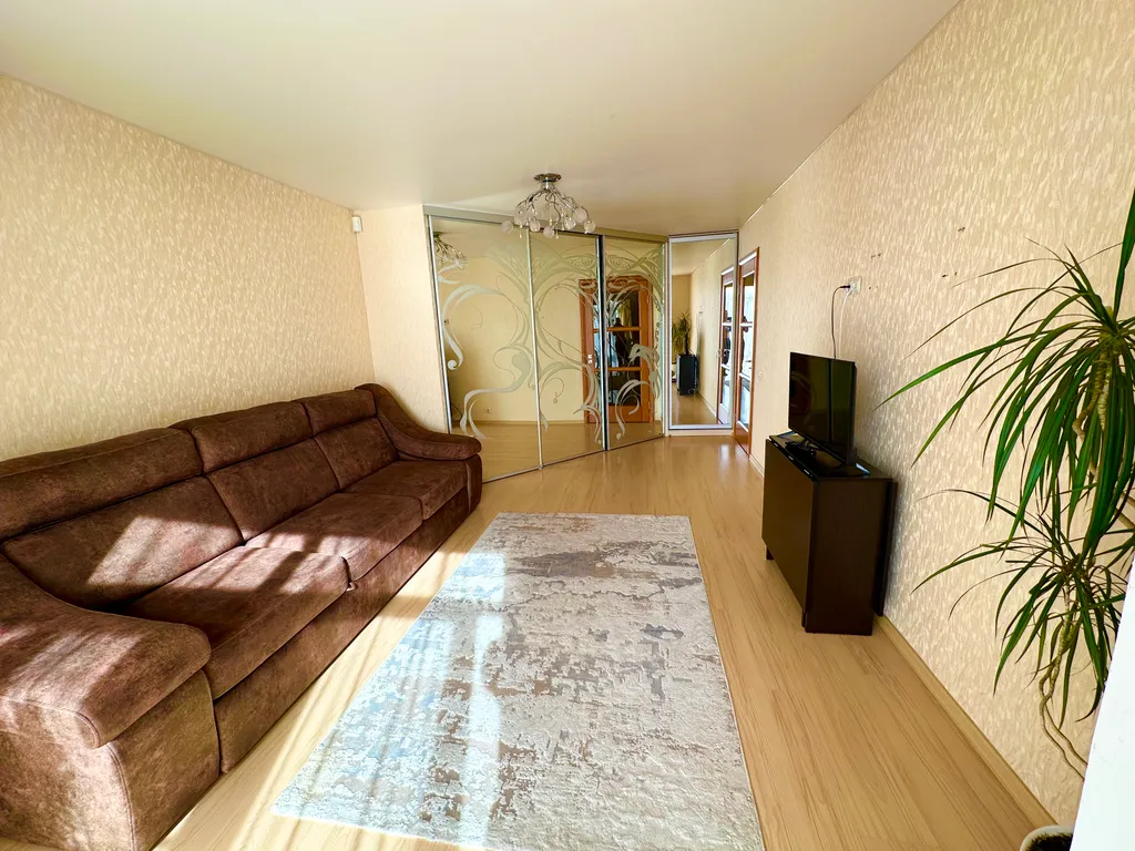 Квартира Отличная большая квартира с гардеробной около ТЦ Кредо — Тверь