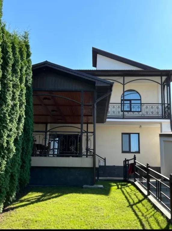 Просторный дом в районе центра