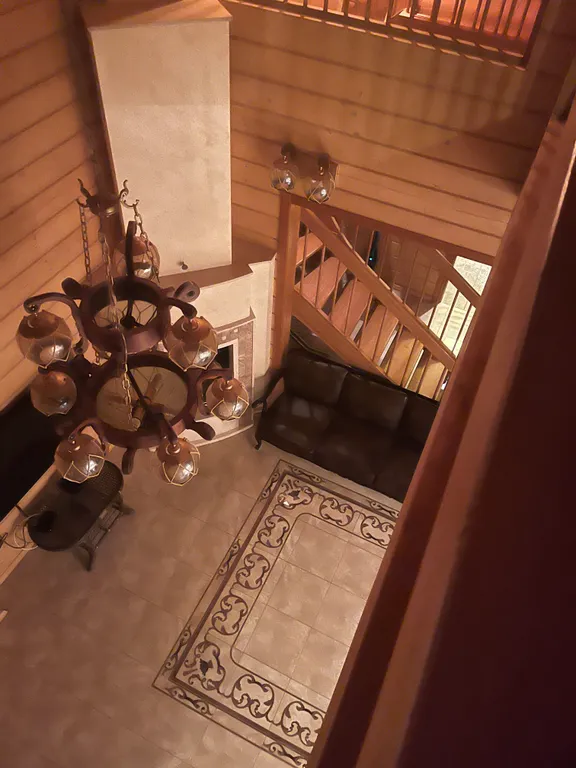 Деревянный дом с приватной территорией