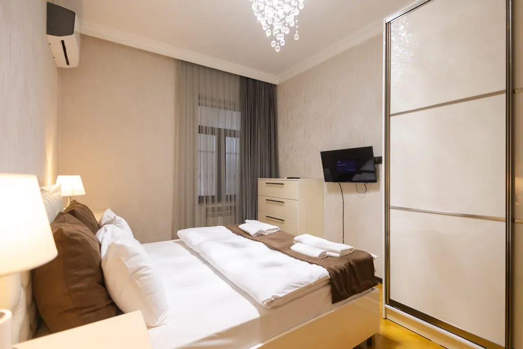 2 спальни + гостиная, прямой балкон с видом на гору Таргова