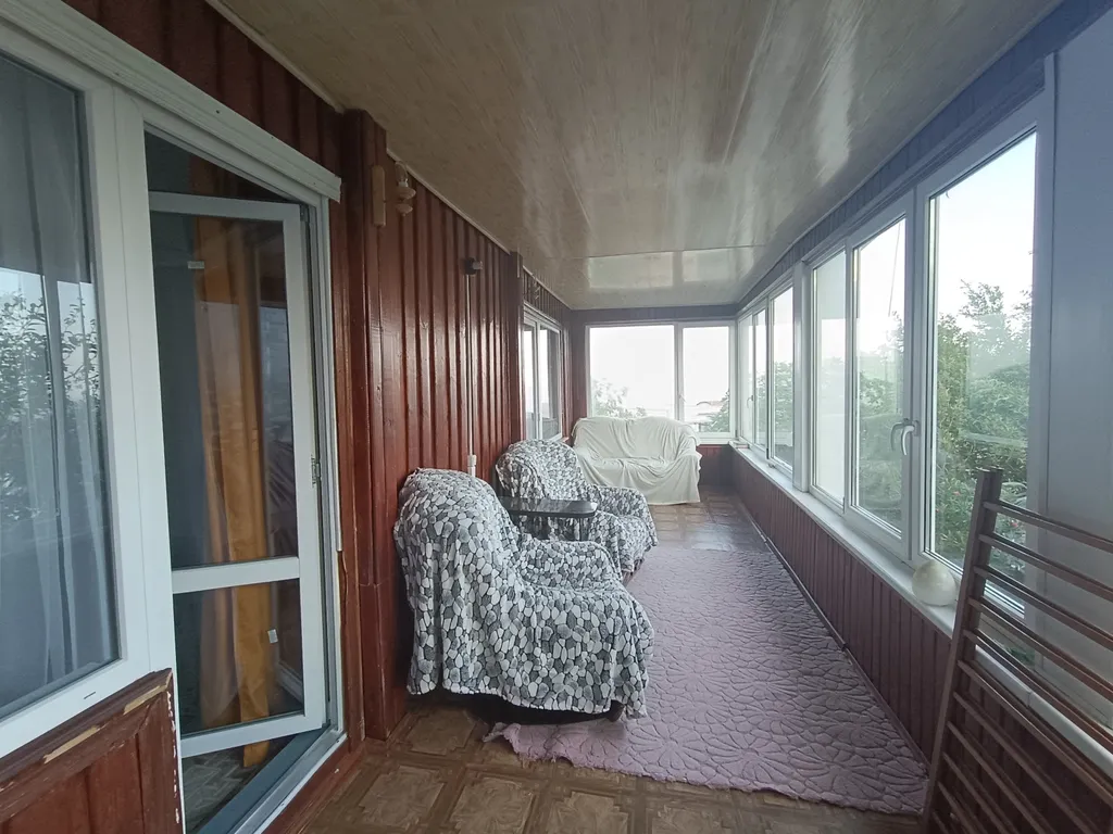 Дом с бассейном и баней