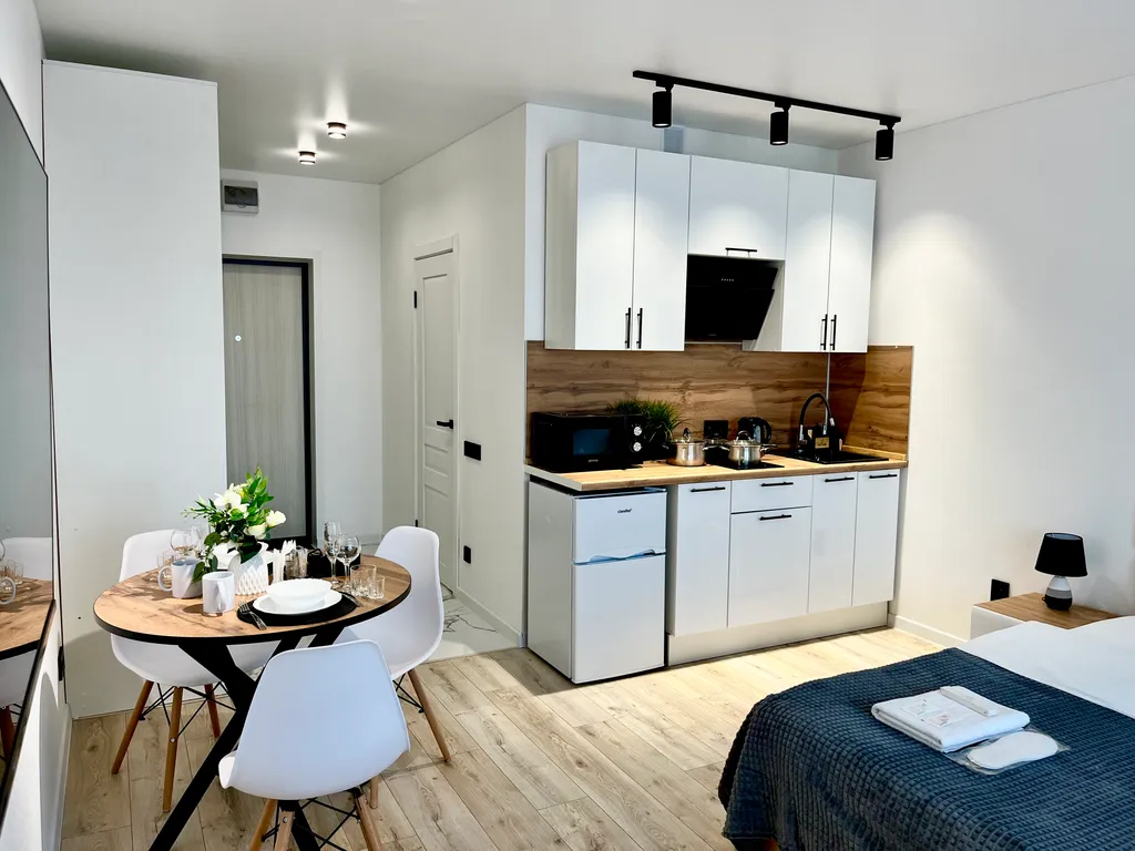 Студия с дизайнерским ремонтом