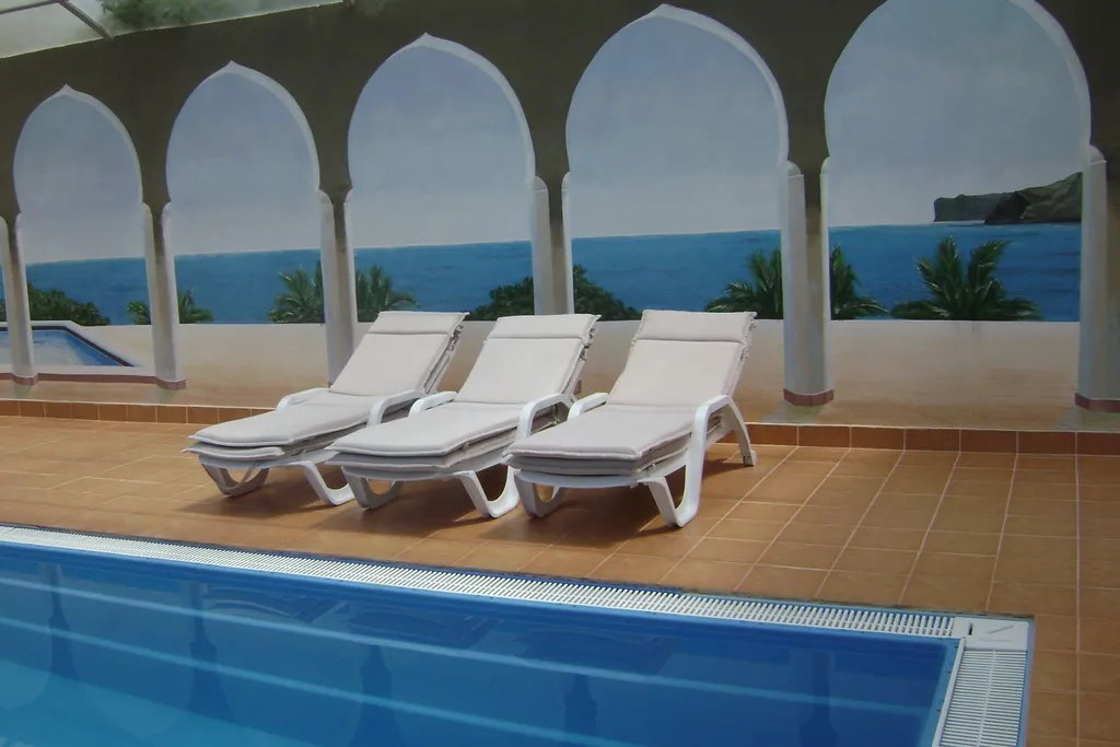 Уютный коттедж с бассейном с морской водой