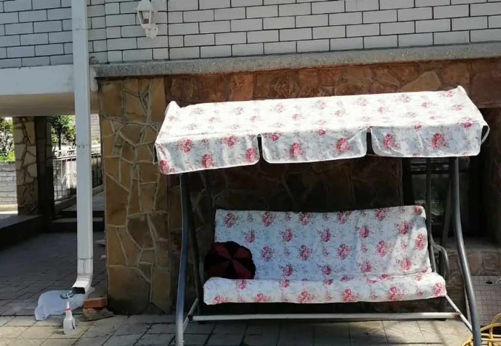 Домик с беседкой