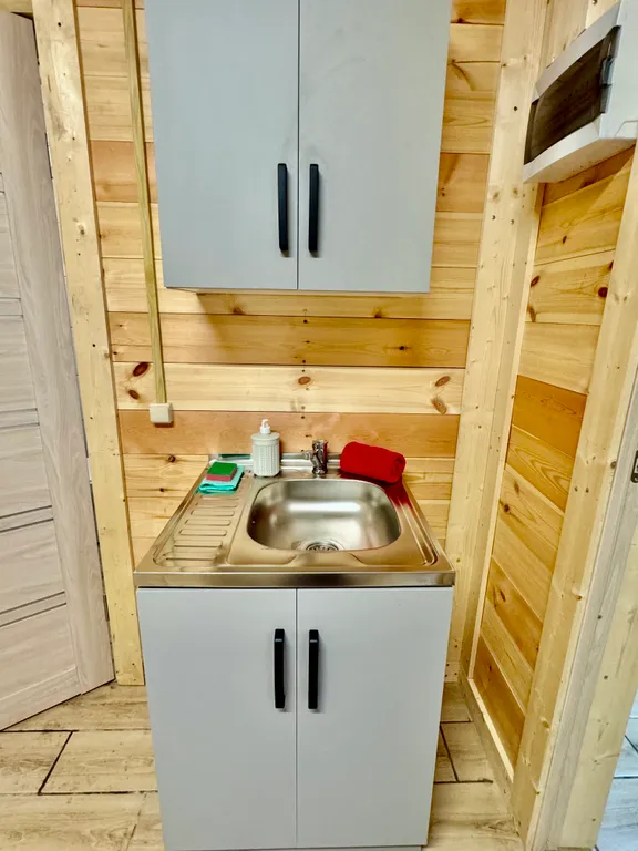 Двухкомнатная квартира с двориком в Сосново Апрельь