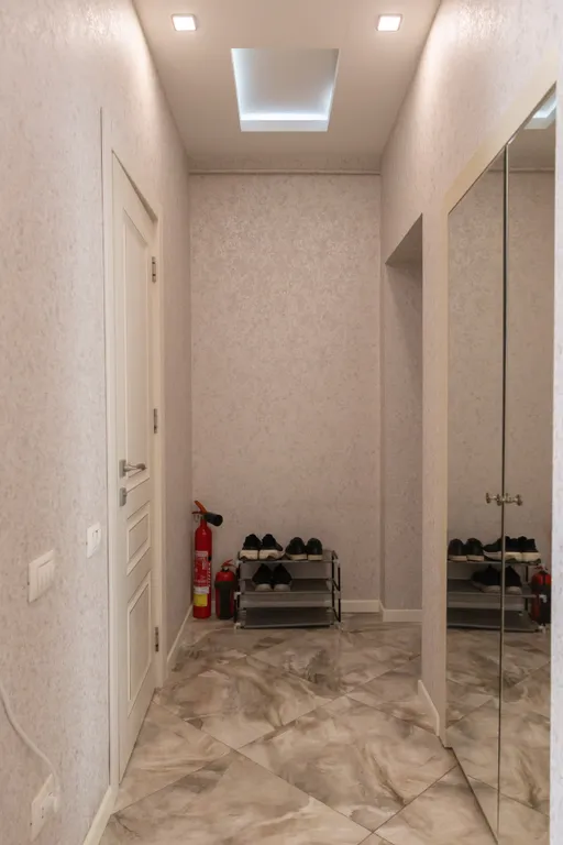 Квартира с видом на бульвар в центре города