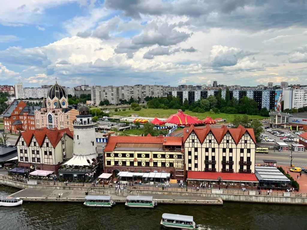 Стильный двухкомнатный люкс с видом на Кафедральный собор