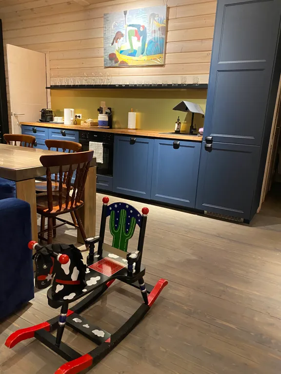 Дача в лесу с панорамными окнами