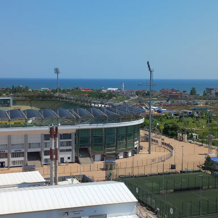 Квартира с балконом на высоте птичьего полета