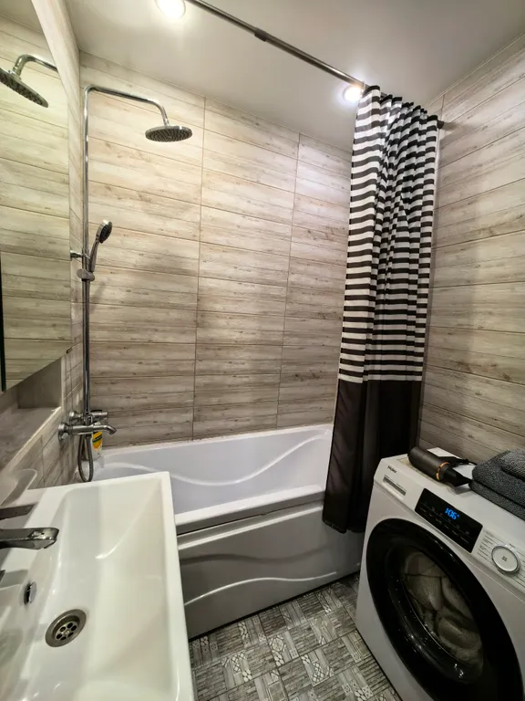 Теплая хорошая квартира