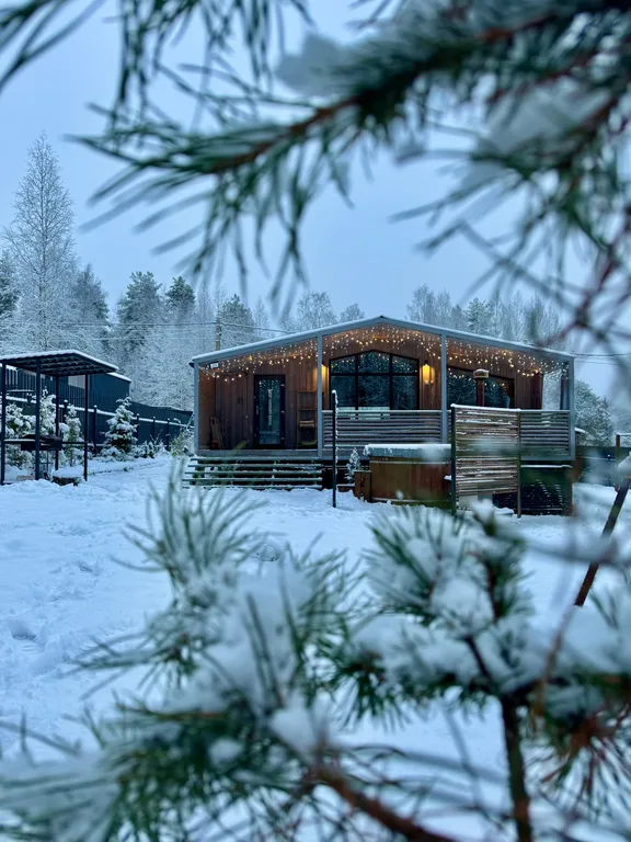 Коттедж Уютный дом с горячей купелью — Стеклянный