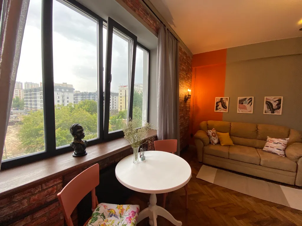 Аутентичная студия в центре