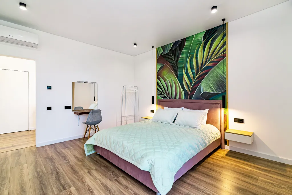 Стильный дом с теплым бассейном и сауной