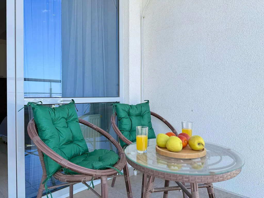 Апартамент Акваделюкс у моря с бассейном