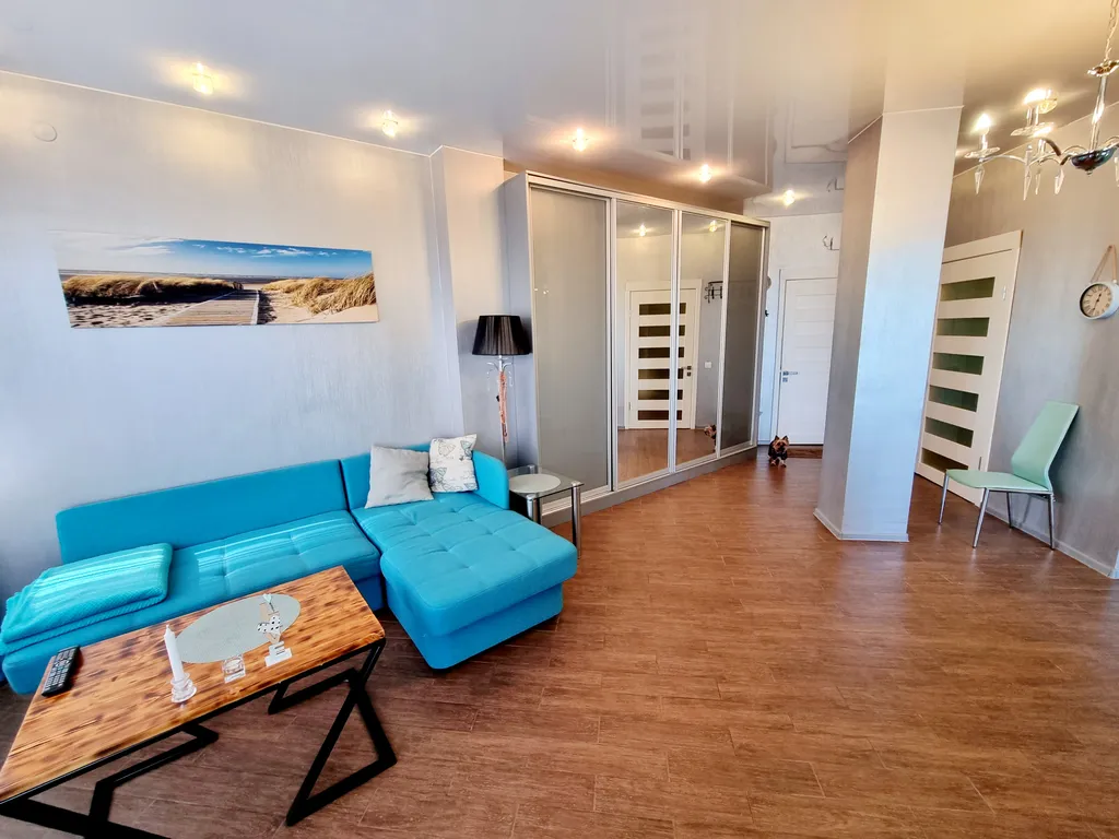 Квартира с большой террасой, видом на море, велосипедами и сапбордами