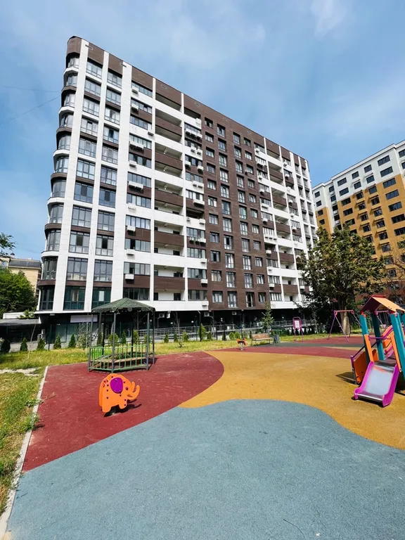 Шикарный вип с дизайнерским ремонтом в центре Алматы