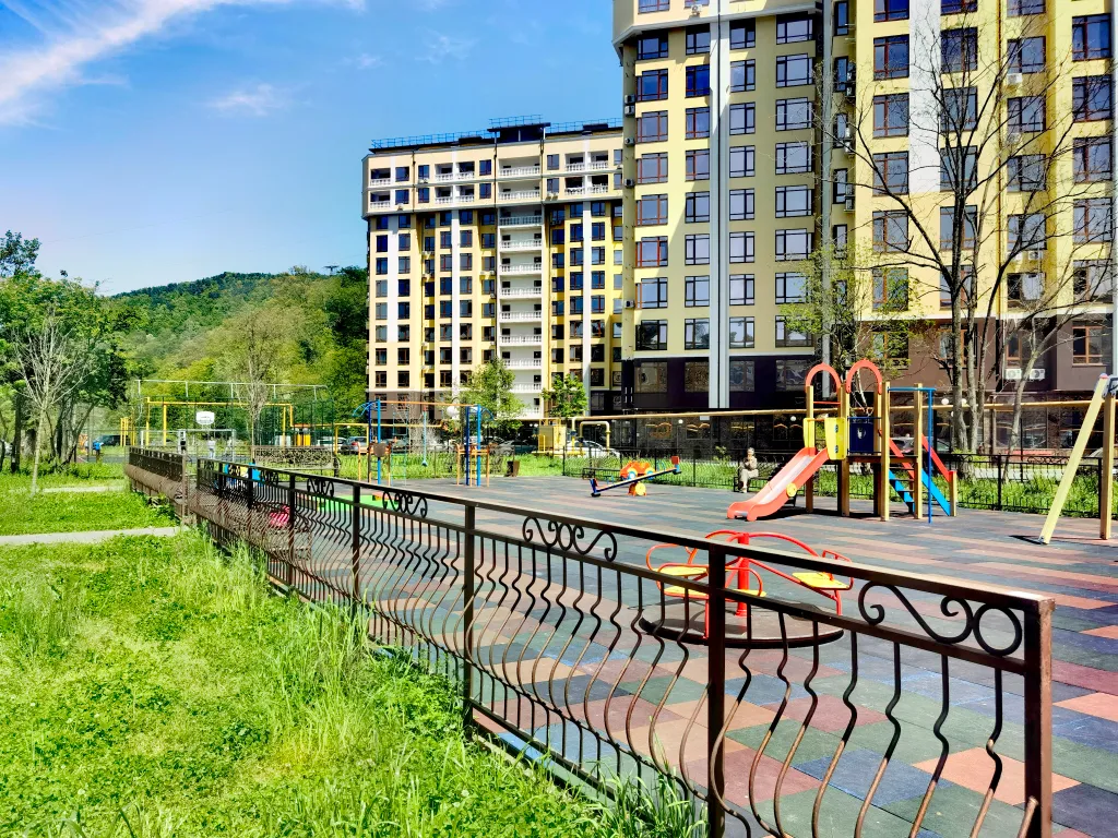 Студия с террасой и видом на горы